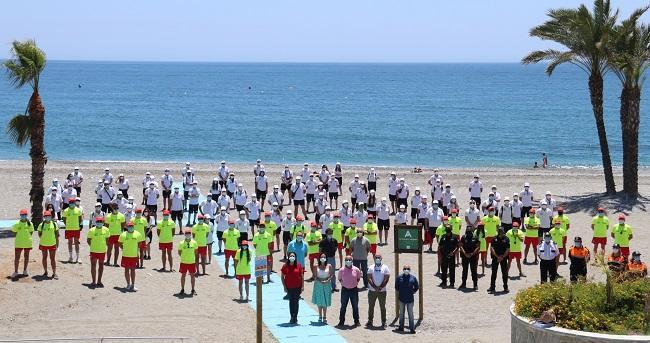 Equipo de vigilantes y socorristas de las playas sexitanas. 