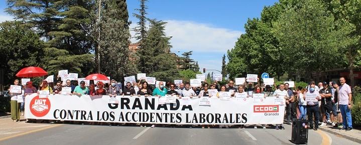 Concentración por el accidente mortal de Trasmulas. 