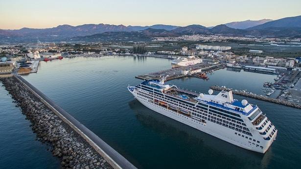 Imagen de archivo de un crucero en el puerto motrileño.