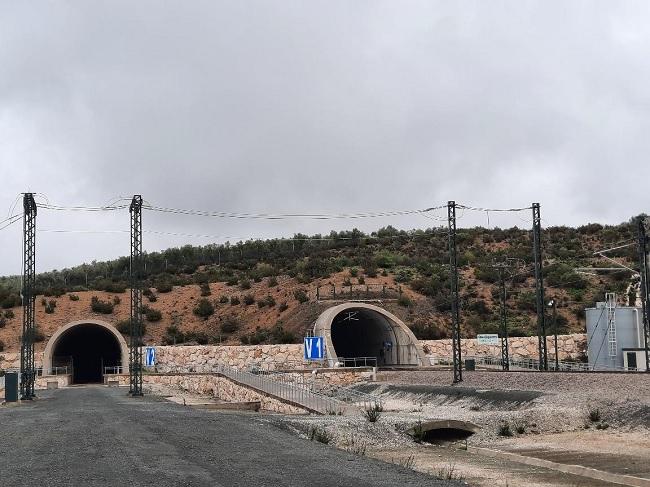 El objetivo de la actuación es incrementar la capacidad y operatividad de la conexión a Granada.