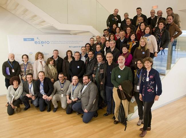 Foto de familia de los participantes en los cursos.