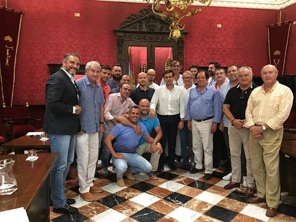 Cuenca con los representantes de salas de fiestas y discotecas.