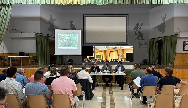 Reunión en Lecrín.