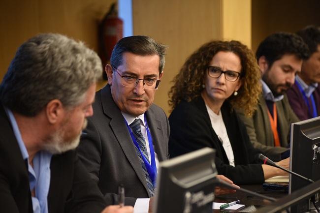 Entrena, en una reunión con representantes del Ministerio en diciembre del pasado año.