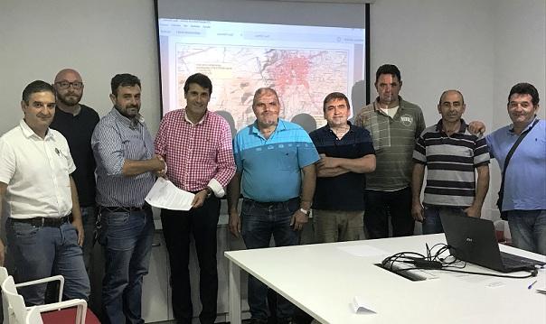 Reunión de regantes a la que asistió el alcalde de Baza Reunión de regantes a la que asistió el alcalde de Baza.
