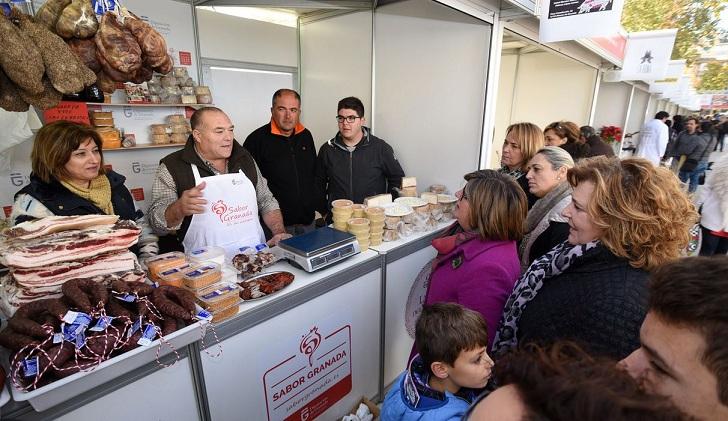 Uno de los puestos de la feria, en pleno centro.