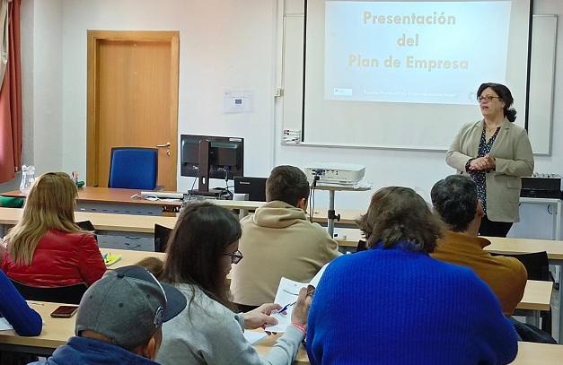 Un de las clases de la Escuela de Emprendimiento. 