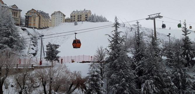 La nieve ha dejado una estampa invernal en Sierra Nevada. 