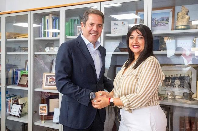 Loli Cañavate y Gerardo Cuerva, al inicio de la reunión.