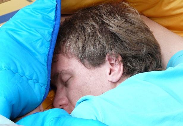 Dormir más un fin de semana no compensa el sueño perdido entre semana Dormir más un fin de semana no compensa el sueño perdido entre semana.