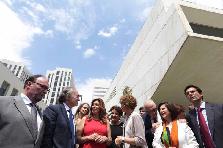 Numerosas autoridades se han dado cita en el acto oficial. Susana Díaz ha presidido la inauguración.
