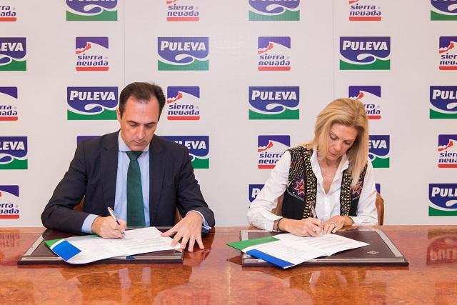 Firma del acuerdo entre Puleva y Sierra Nevada Firma del acuerdo entre Puleva y Sierra Nevada.