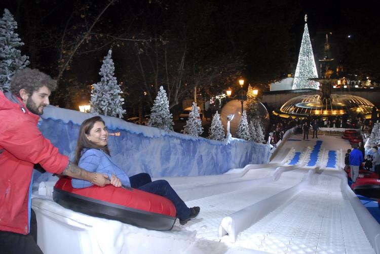 Raquel Ruz en la atracción instalada en el Paseo del Salón.