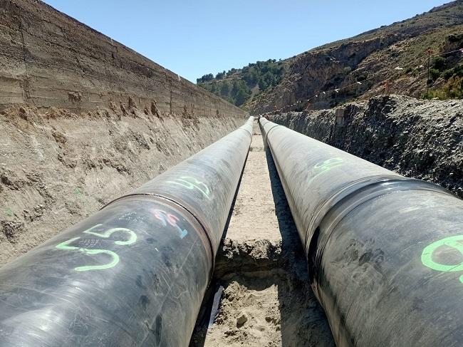 Imágenes de las primeras tuberías de las conducciones de Rules, en obras desde marzo.