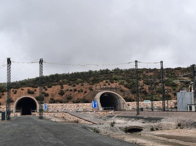 La Variante discurre en una tercera parte de su recorrido en túnel o viaducto.