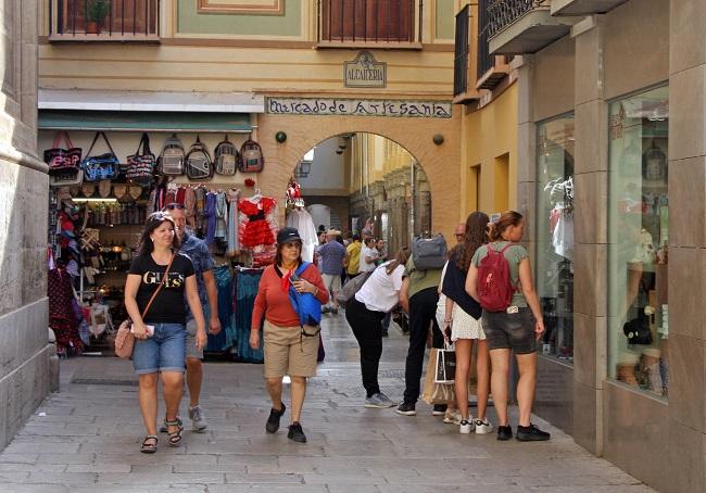 Turistas en Granada.