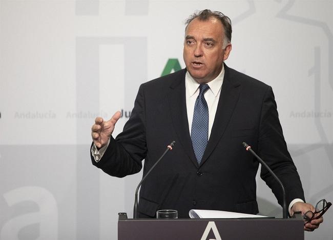 El consejero de Turismo, Cultura y Deporte, Arturo Bernal, durante la rueda de prensa posterior a la reunión de Consejo de Gobierno de la Junta de Andalucía. A 13 de septiembre de 2022, en Sevilla.