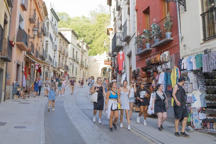 Turistas en la Cuesta de Gomérez.