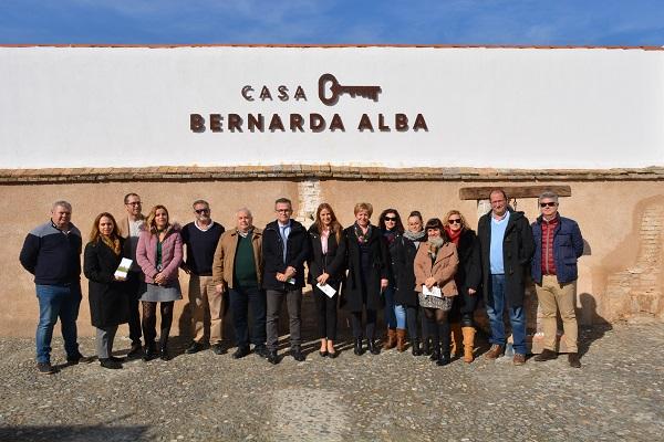 Visita a Valderrubio de los delegados de Turismo y Empleo.