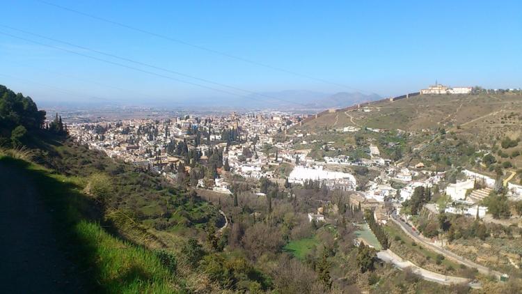 El proyecto colisiona con la protección del Valle del Darro.