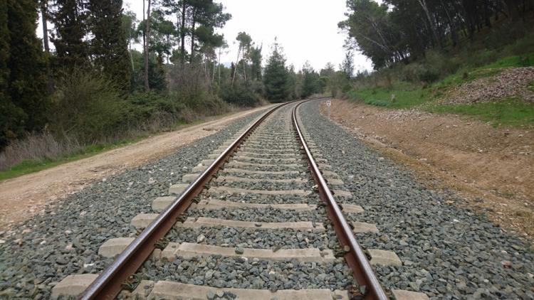 Vías del tren cerca de la estación de Calicasas. 