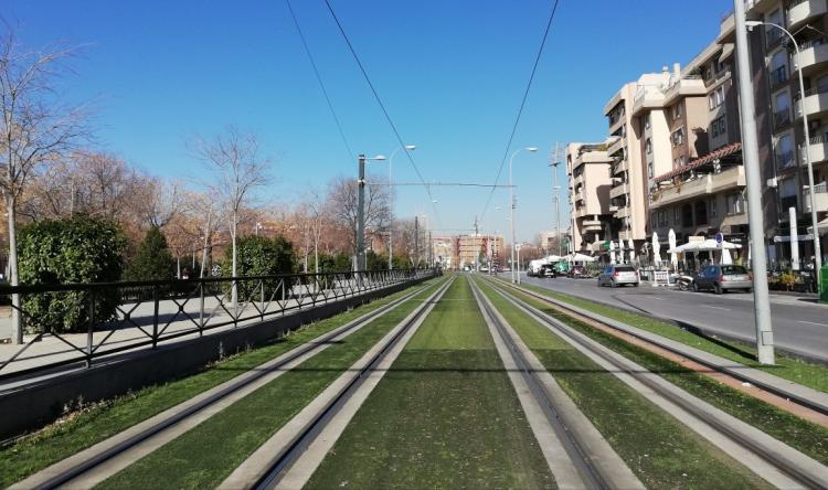 Vías del Metro en el Zaidín.