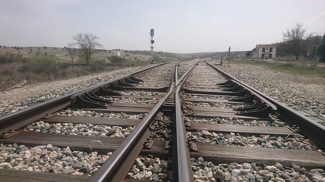 Detalles de las vías del tren en Alamedilla-Guadahortuna. 