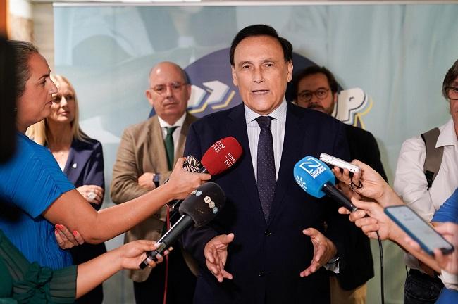 El consejero, la semana pasada en Granada.