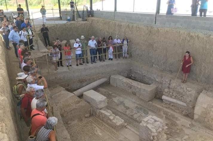 Cada vez más público visita la Villa romana de Salar.