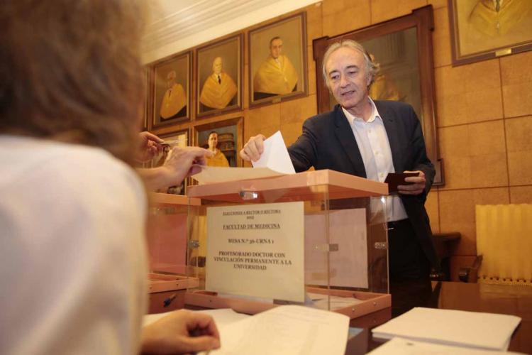 Sánchez-Montesinos ha votado en la Facultad de Farmacia. 