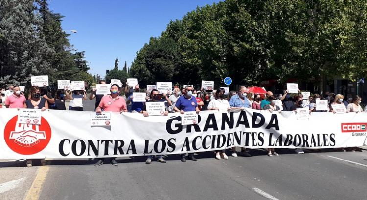 Concentración sindical por la muerte de un camionero durante su jornada laboral.