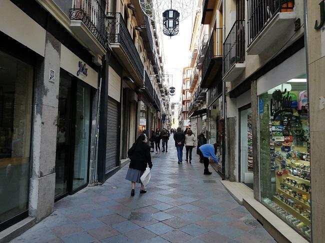 Calle Zacatín, en el centro de Granada.