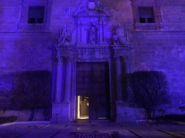 Imagen del Hospital Real iluminado en ediciones anteriores.
