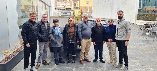 Chus Fernández con otros integrantes de la asamblea local.