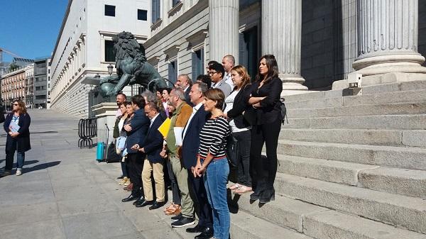 Jemi Sánchez, a las puertas del Congreso.