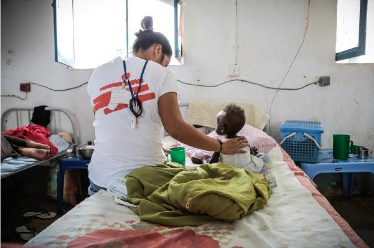 Acción de Médicos sin Fronteras en Sudán del Sur (2015). Acción de Médicos sin Fronteras en Sudán del Sur (2015).