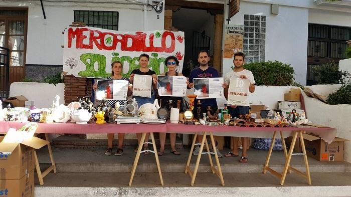 Mercadillo solidario de la ONG Lanjarón-Mira al mundo.