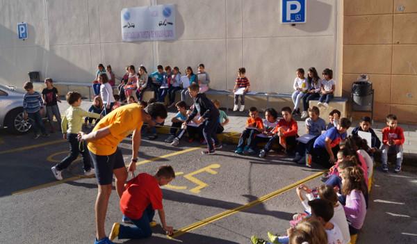 Los niños aprenden a hacer una ciudad inclusiva.