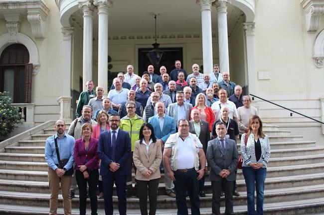 La subdelegada, junto a miembros Red REMER Granada y a la Unidad de Protección Civil de la Subdelegación.