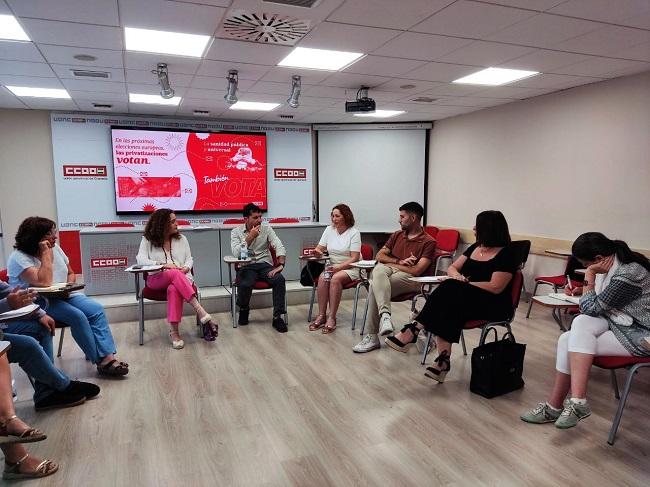 Reunión de la parlamentaria Inmaculada Nieto con representantes de CCOO Granada.