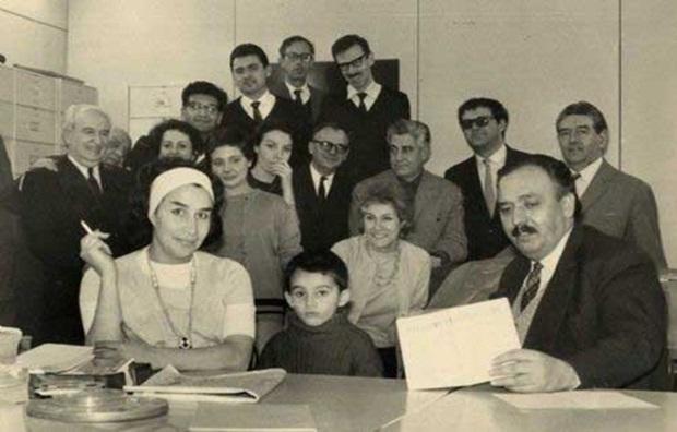 Equipo de las emisiones en español de la Radio Televisión Francesa (Radio París). Adelita del Campo, en pimer plano, a la izquierda.