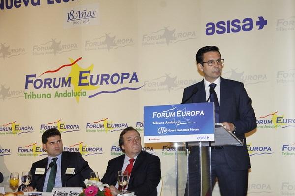 Francisco Cuenca durante su intervención en el desayuno de Fórum Europa.