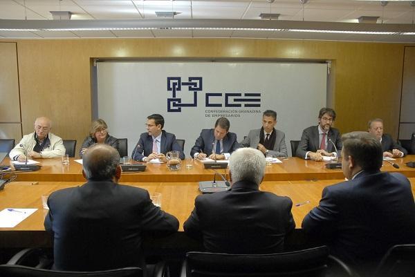 Cuenca, en una reunión con la Confederación Granadina de Empresarios el pasado año.