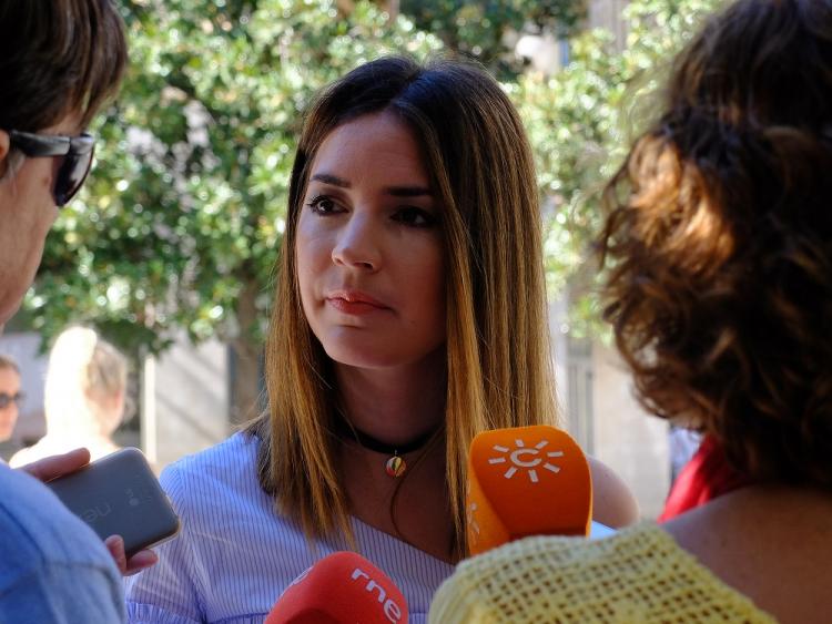 Ana Terrón. Ana Terrón.