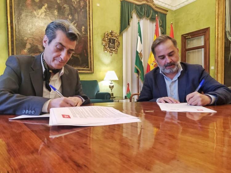 Antonio Cambril y Jacobo Calvo han firmado este jueves el acuerdo programático.