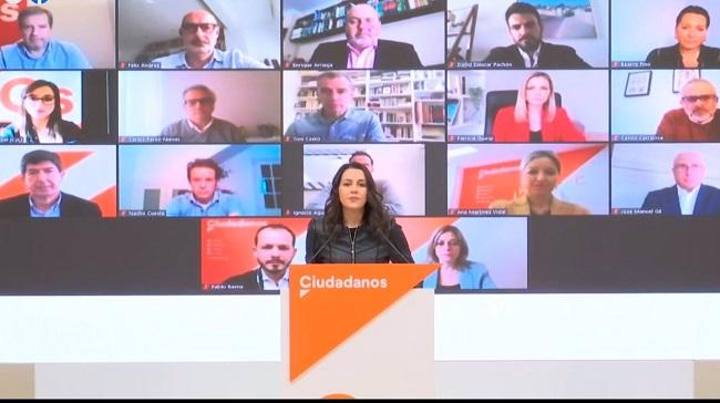Inés Arrimadas en el Comité Permanente de la formación. Inés Arrimadas en el Comité Permanente de la formación.