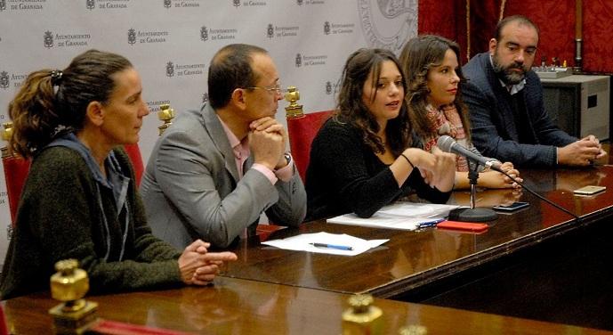 Rueda de prensa con los cinco partidos presentes en el Consistorio.