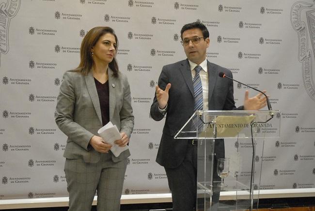 Francisco Cuenca con Raquel Ruz. 