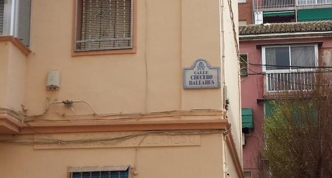 Calle 'Crucero Baleares' en el corazón del Zaidín.