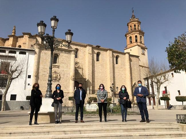 Los cargos del PP, este miércoles en Baza. 